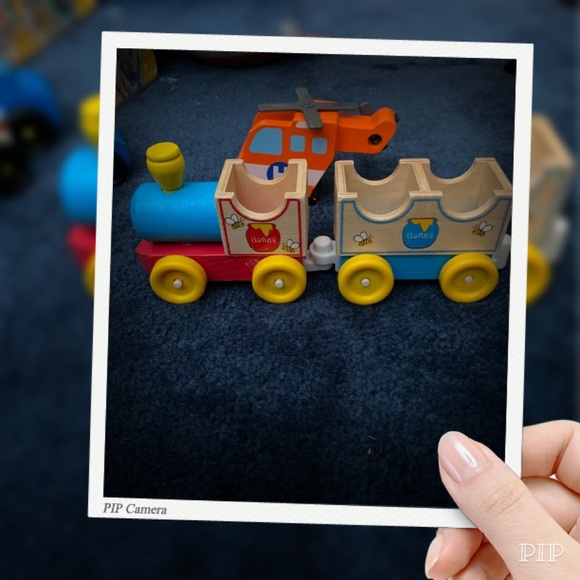 Melissa & Doug Emergency Vehicle Set, train & more - Picture 10 of 11